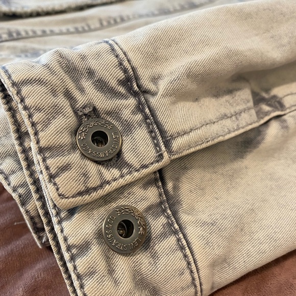 Levi's Washed Cotton Sherpa Trucker Jacket - Picture 3 of 15